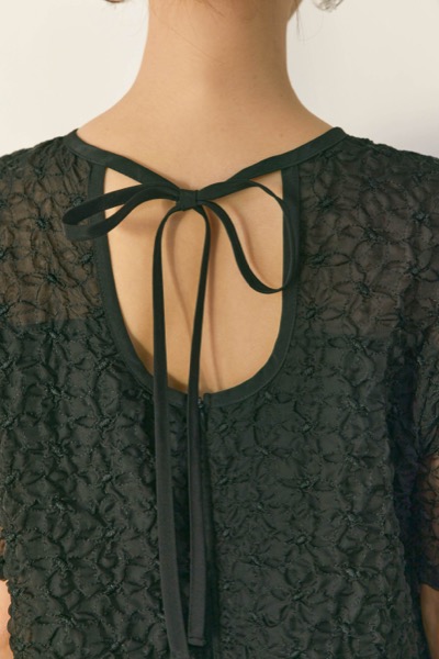 ブラックのティアードチュールオールインワンドレス