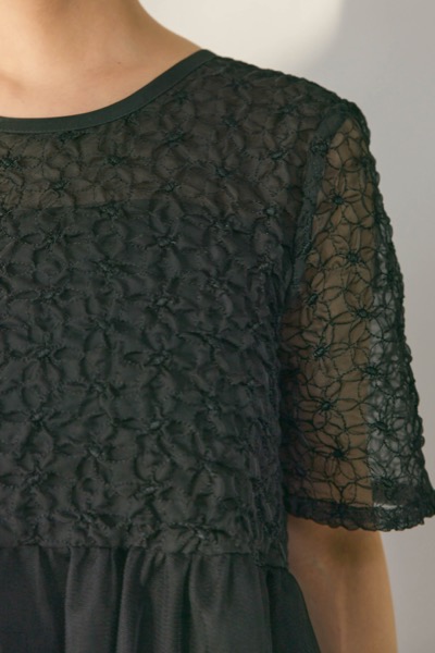 ブラックのティアードチュールオールインワンドレス