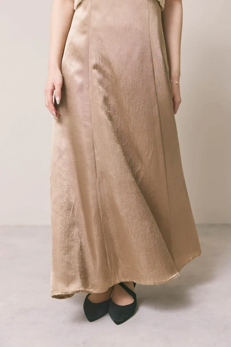 ベージュのシャーリングブラウスセットドレス