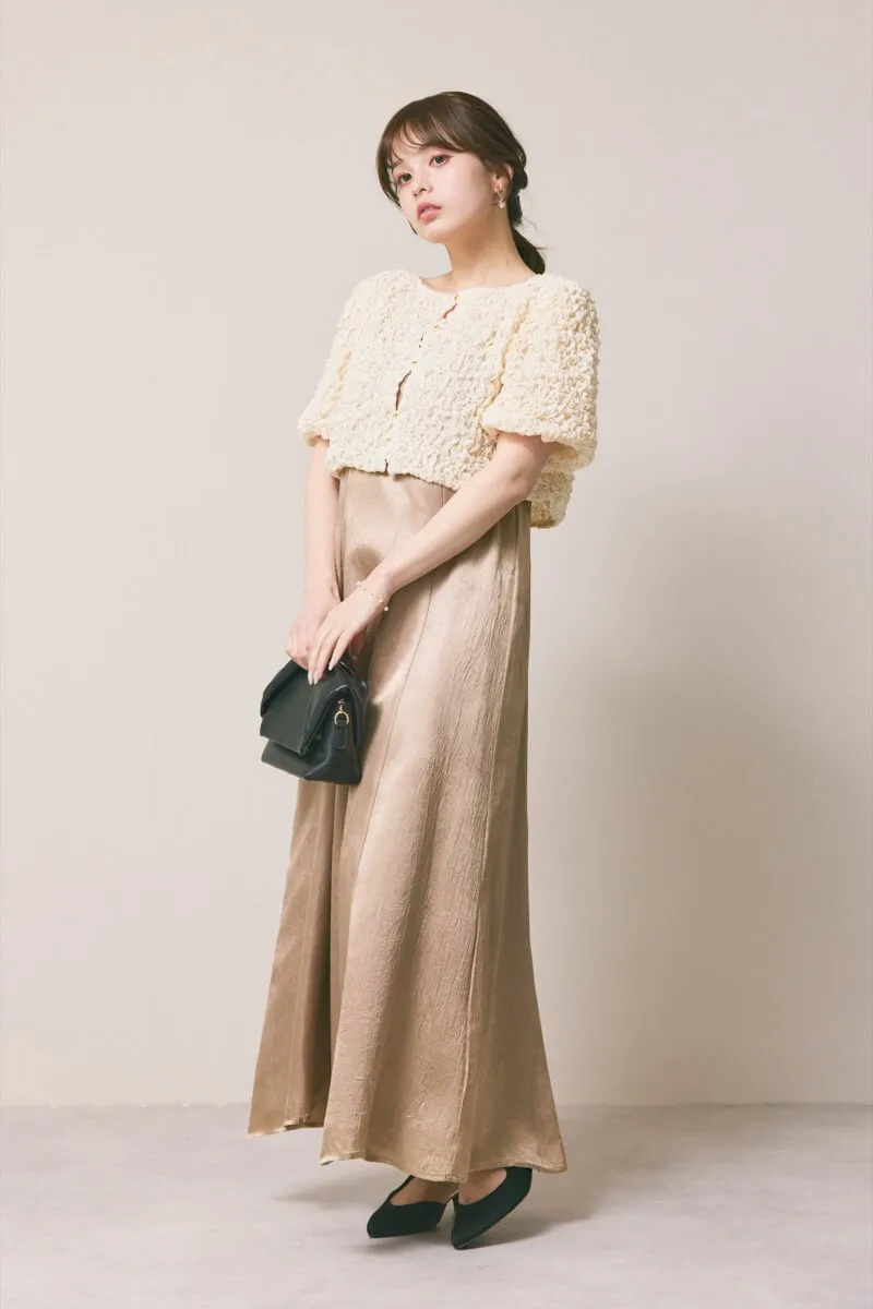 ベージュのシャーリングブラウスセットドレス