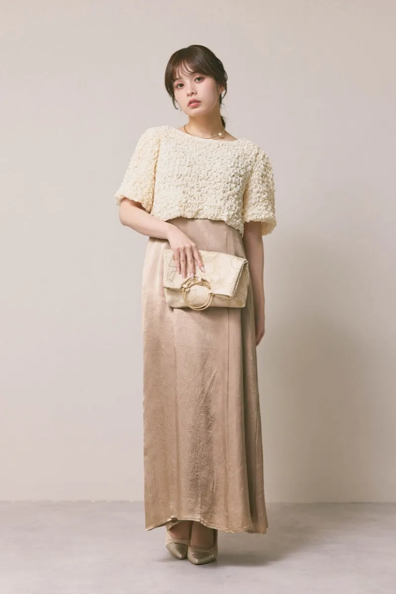 ベージュのシャーリングブラウスセットドレス