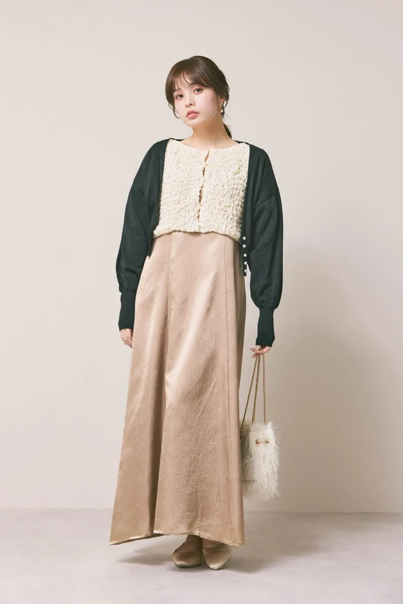 ベージュのシャーリングブラウスセットドレス