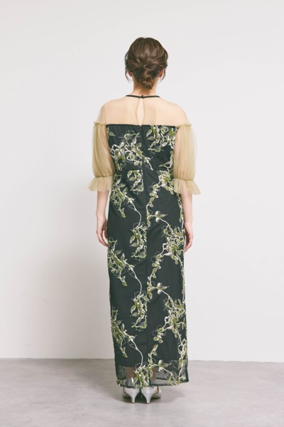 ブラックのフラワーリリーフIラインドレス