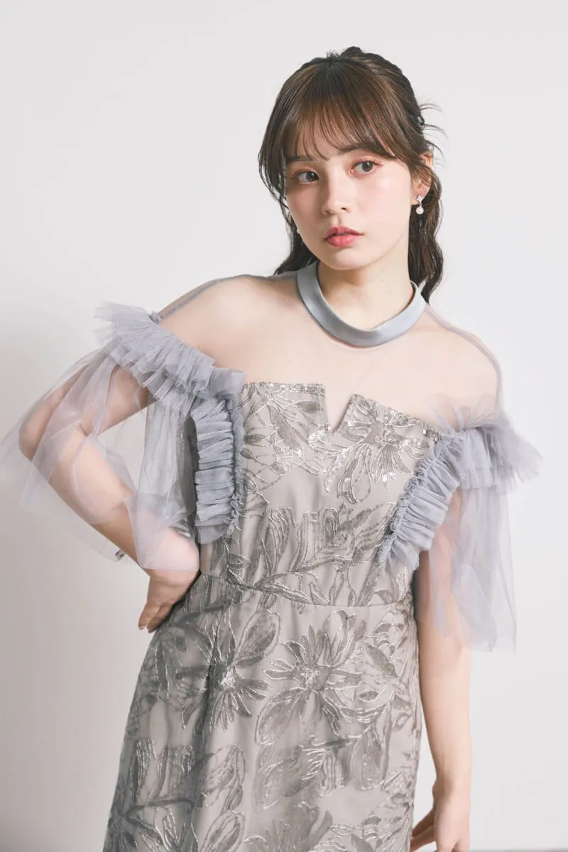 グレーのフリルショルダーIラインドレス