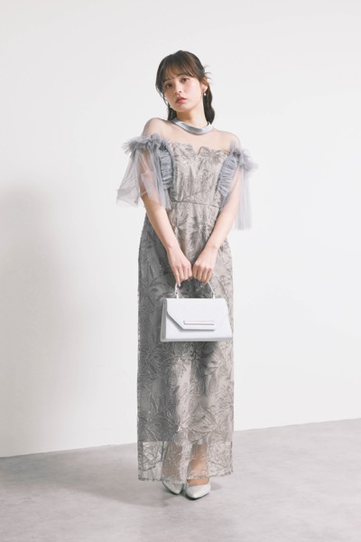 グレーのフリルショルダーIラインドレス