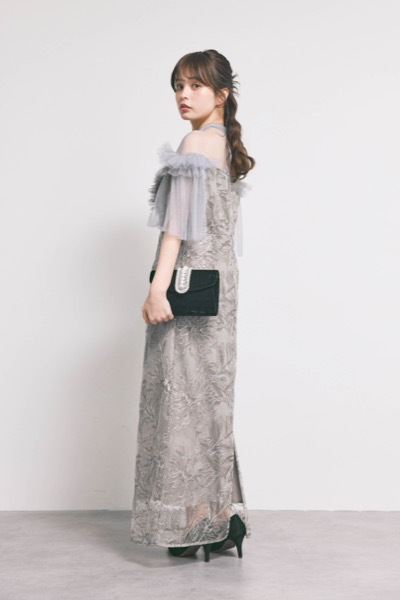 グレーのフリルショルダーIラインドレス