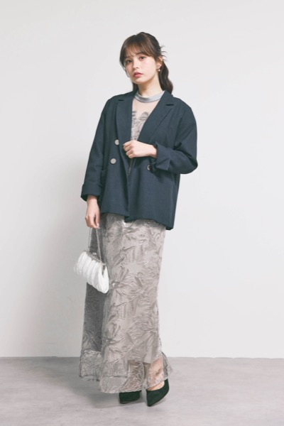 グレーのフリルショルダーIラインドレス