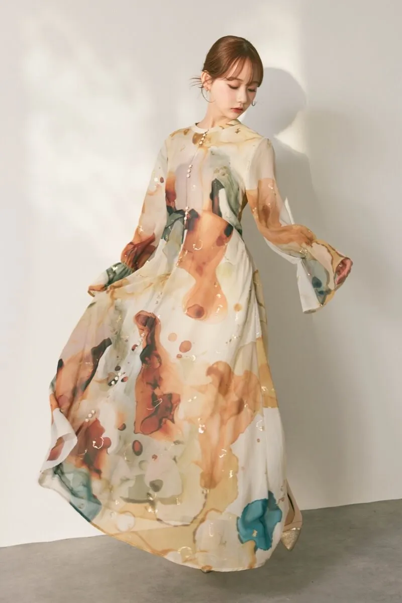 ベージュのインクアートドレス