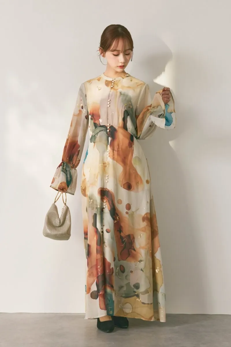 ベージュのインクアートドレス