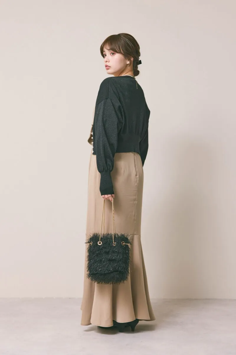 ベージュのシアーパフドレス