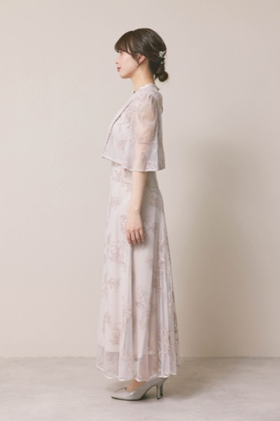 ライトピンクのエンブロイダリーボレロセットドレス