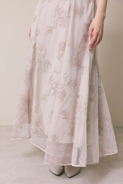 ライトピンクのエンブロイダリーボレロセットドレス