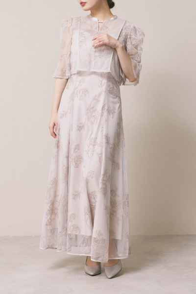 ライトピンクのエンブロイダリーボレロセットドレス