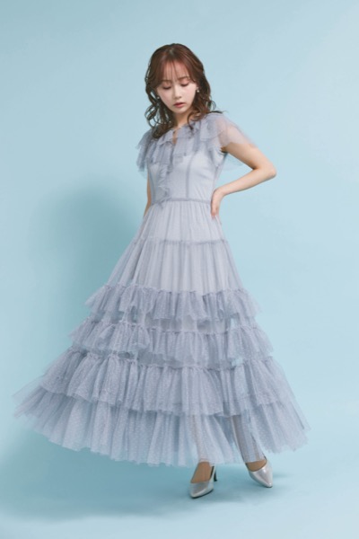 ブルーのチュールティアードドレス