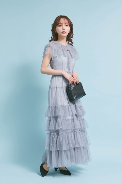 ブルーのチュールティアードドレス