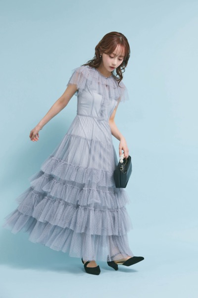 ブルーのチュールティアードドレス