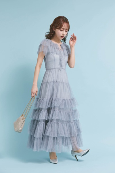 ブルーのチュールティアードドレス