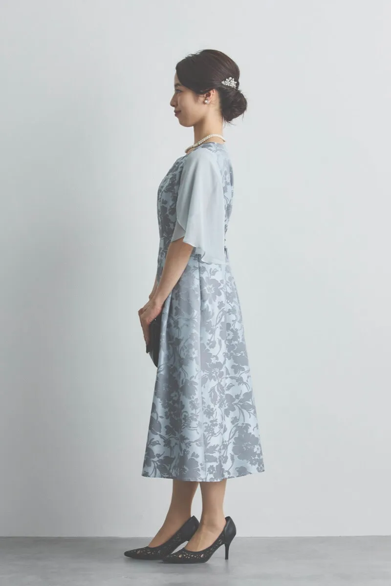 シルバーのシフォンスリーブ花模様ドレス