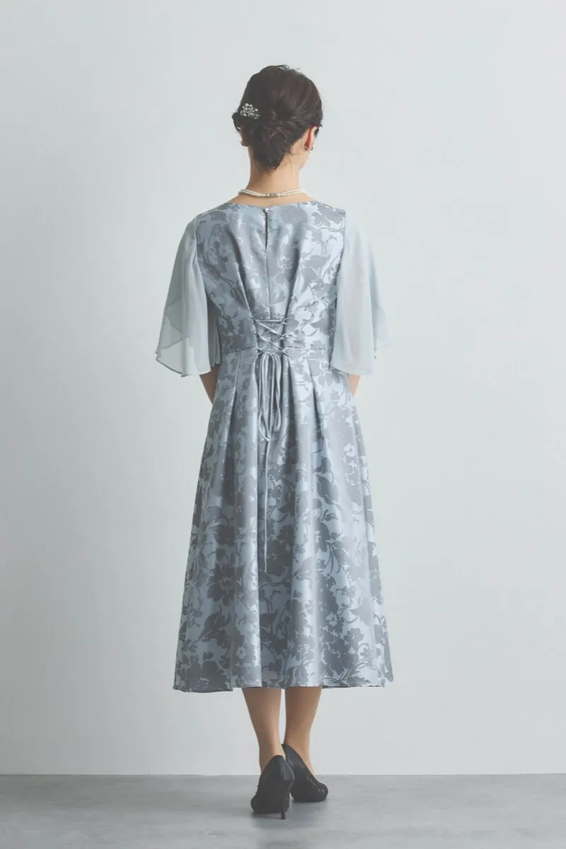 シルバーのシフォンスリーブ花模様ドレス