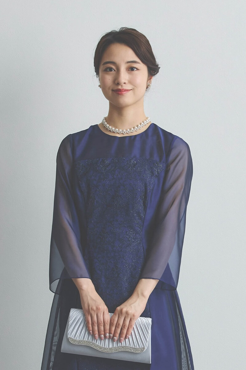 ネイビーのラメ刺繍シフォン切替ロングドレス