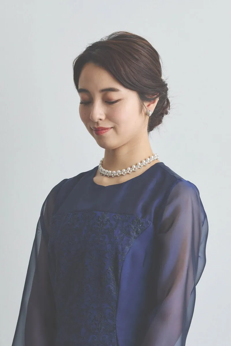 ネイビーのラメ刺繍シフォン切替ロングドレス
