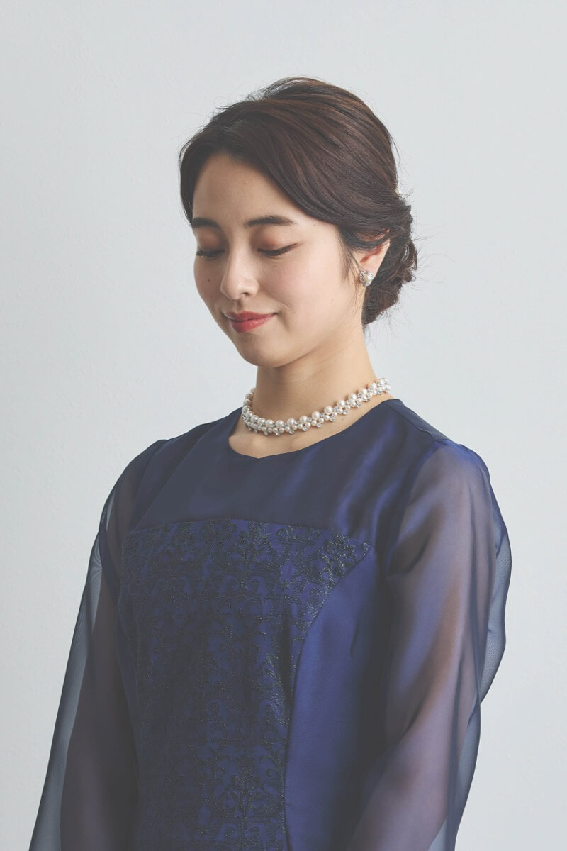 ネイビーのラメ刺繍シフォン切替ロングドレス