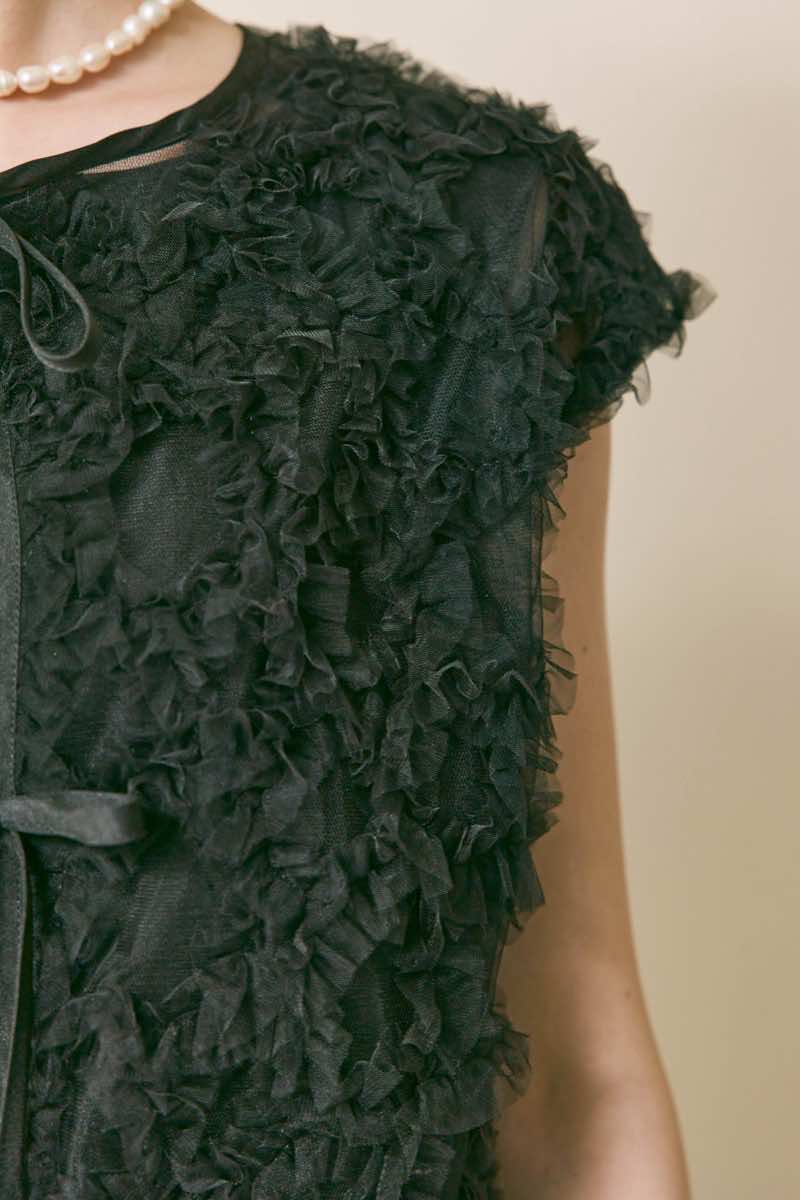 ブラックのフラワーチュールトップスドレス