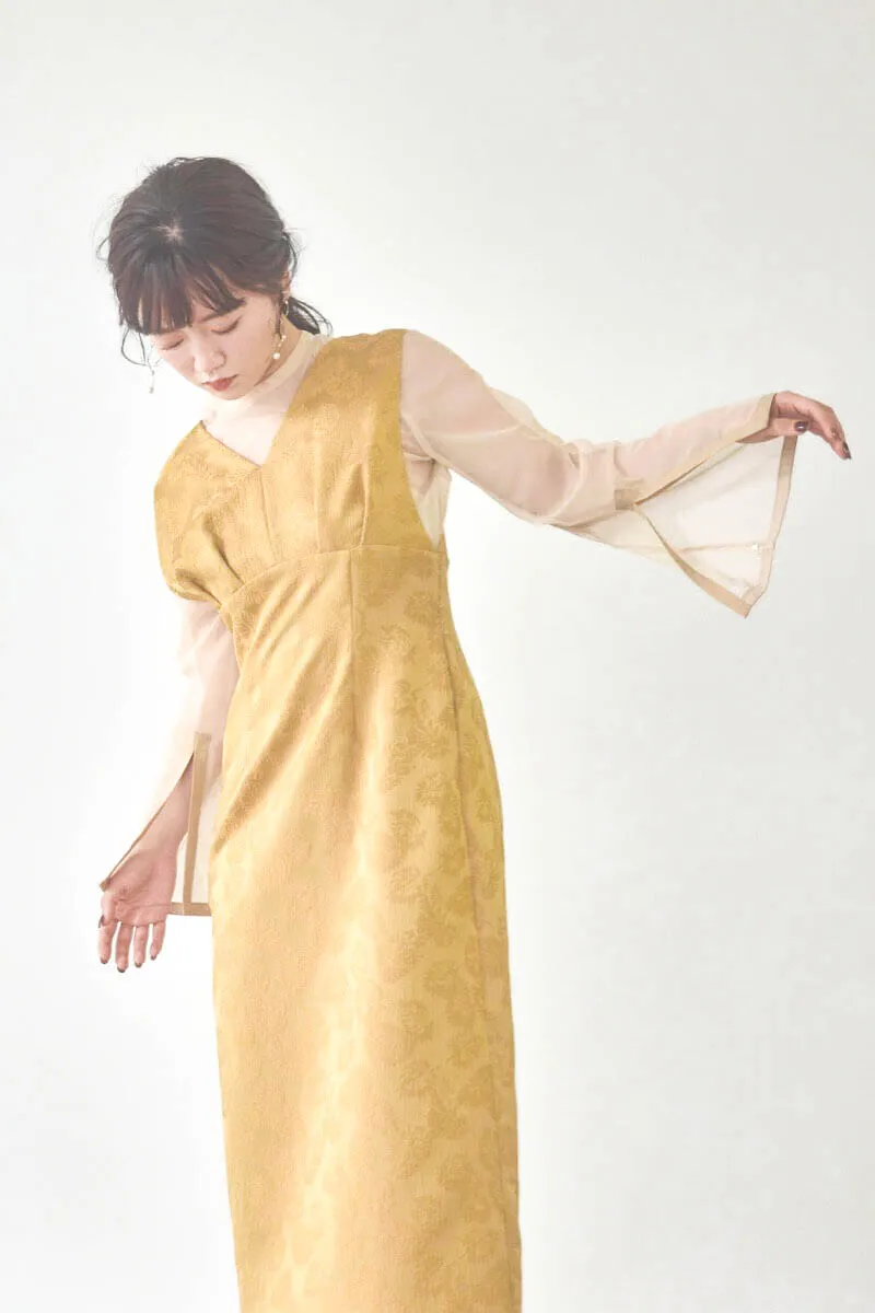 イエローのチュールインナー付きVネックドレス