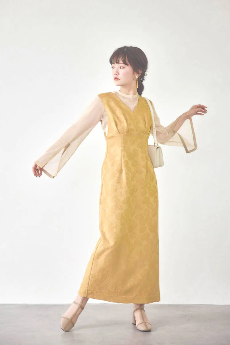 イエローのチュールインナー付きVネックドレス