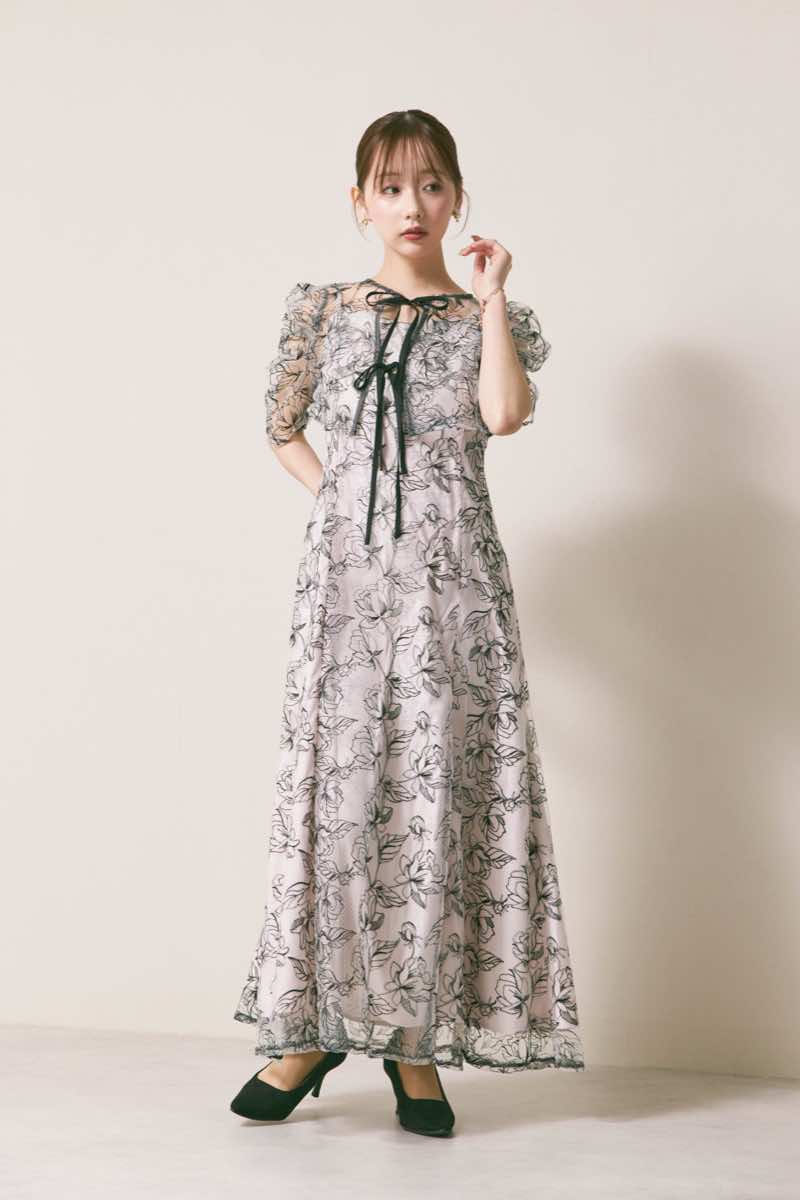 ブラック×ピンクベージュのシアーボレロセットアップドレス