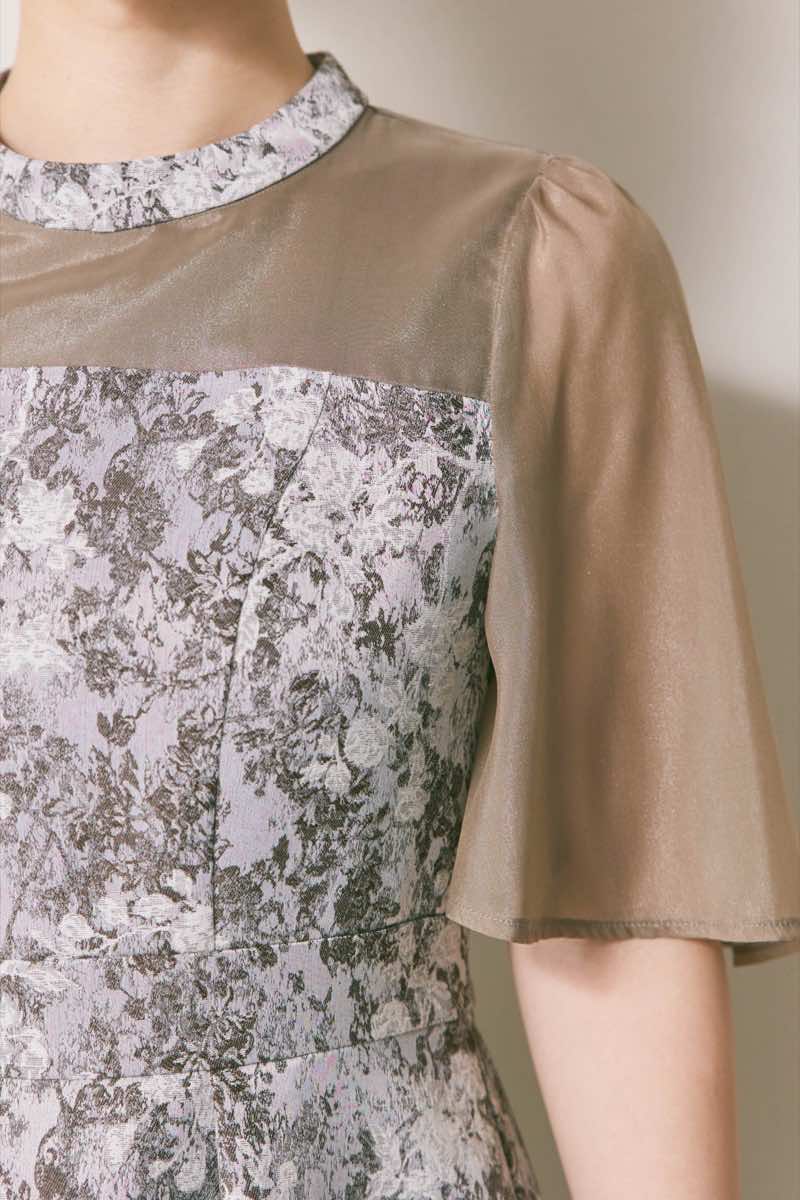 ブラウンのシフォンスリーブジャガードドレス