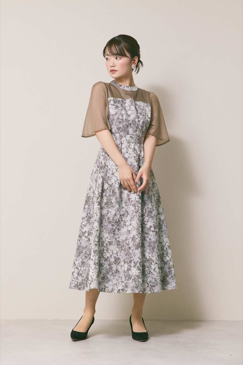ブラウンのシフォンスリーブジャガードドレス