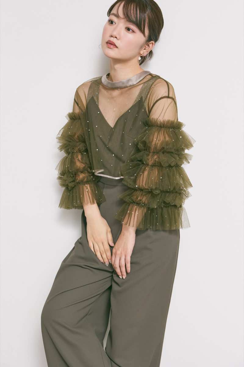 カーキのラッフルトップスパンツドレス