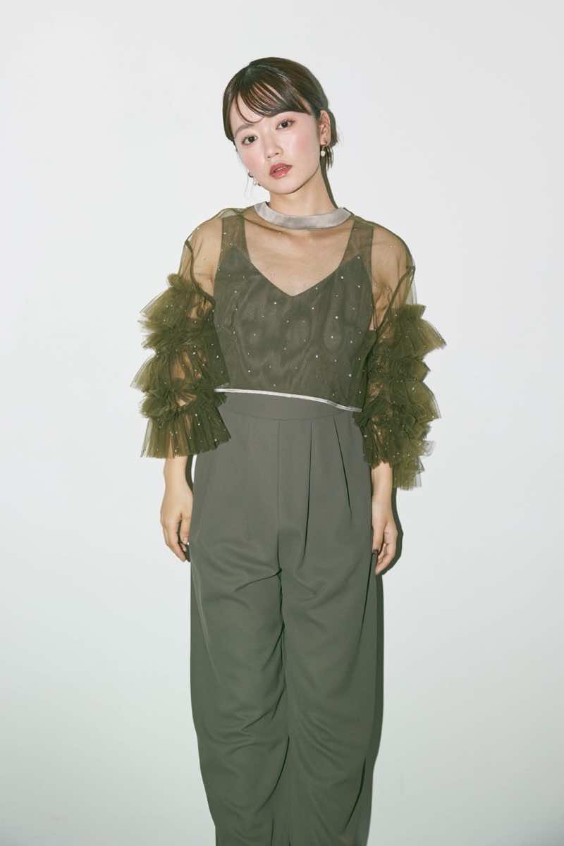カーキのラッフルトップスパンツドレス