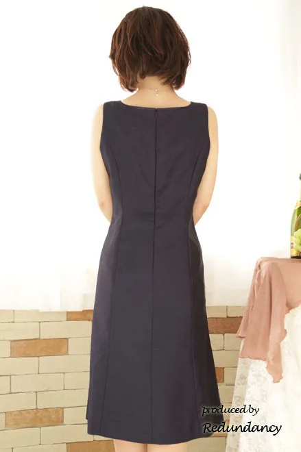 ネイビーのチューリップスカートドレス