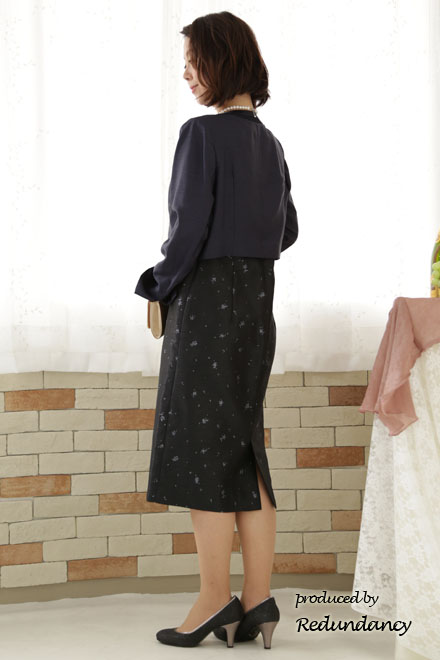 ブラックのラメ模様入りロングドレス