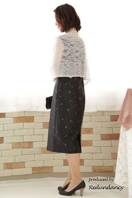 ブラックのラメ模様入りロングドレス