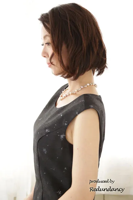 ブラックのラメ模様入りロングドレス