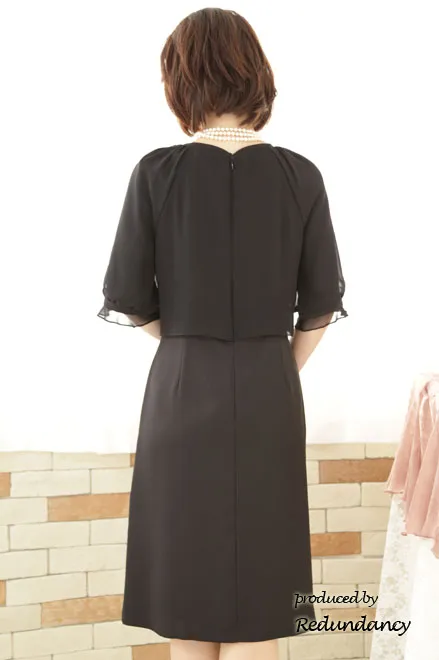 ブラックのツーピース風パフスリーブドレス