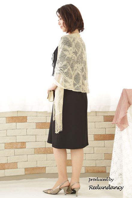 ブラックのツーピース風パフスリーブドレス