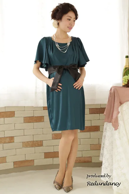 グリーンのラッフルスリーブミニ丈マタニティドレス