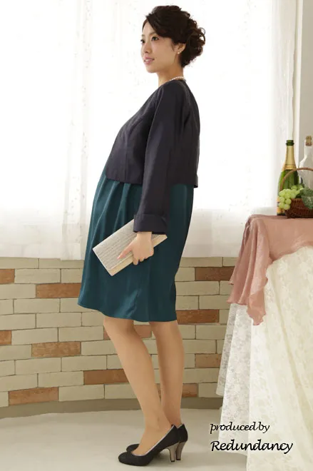 グリーンのラッフルスリーブミニ丈マタニティドレス