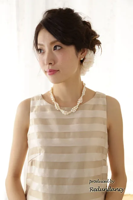 ベージュの透かしボーダーマタニティドレス