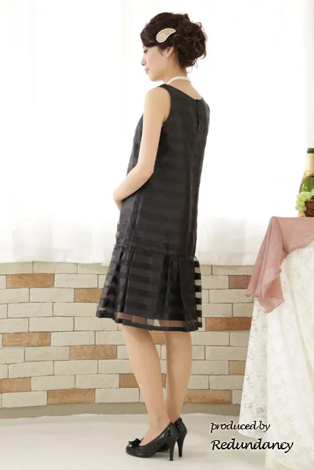 ブラックの透かしボーダーマタニティドレス