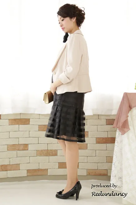 ブラックの透かしボーダーマタニティドレス