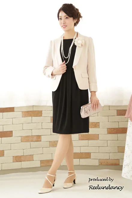 ブラックのハイウエストジャージー素材ワンピース