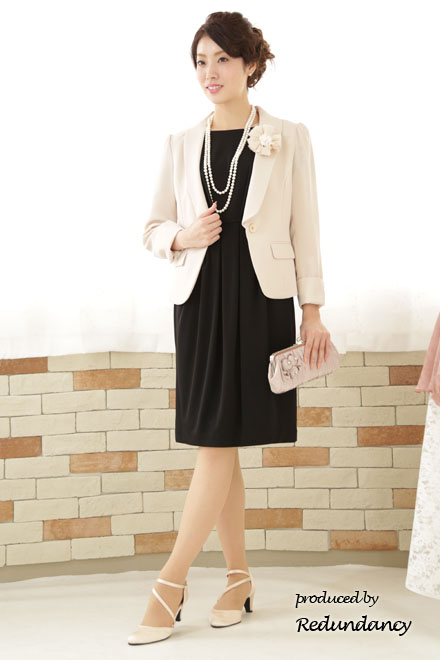 ブラックのハイウエストジャージー素材ワンピース