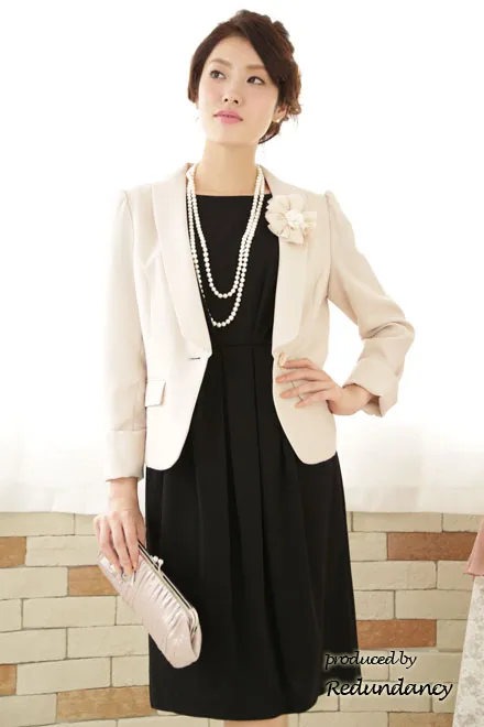 ブラックのハイウエストジャージー素材ワンピース