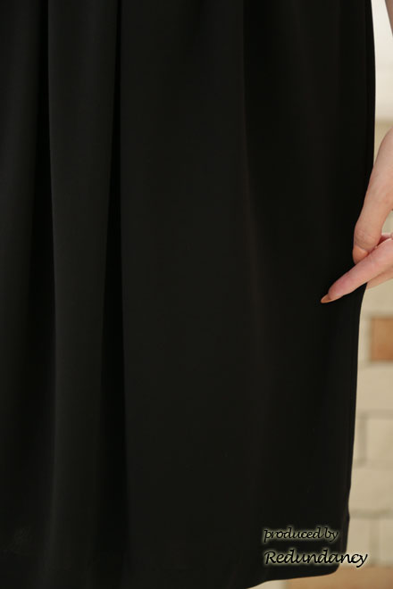 ブラックのハイウエストジャージー素材ワンピース