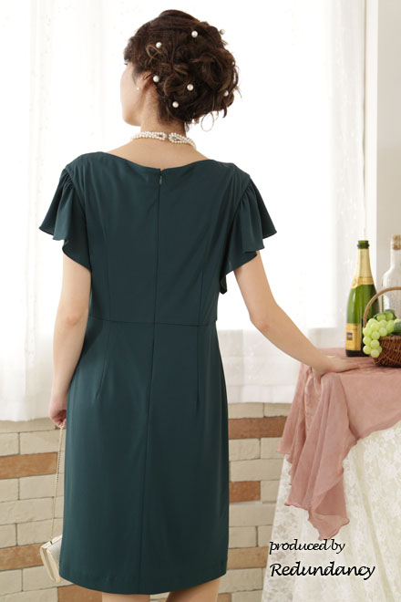 グリーンのハイウエストジャージー素材ワンピース